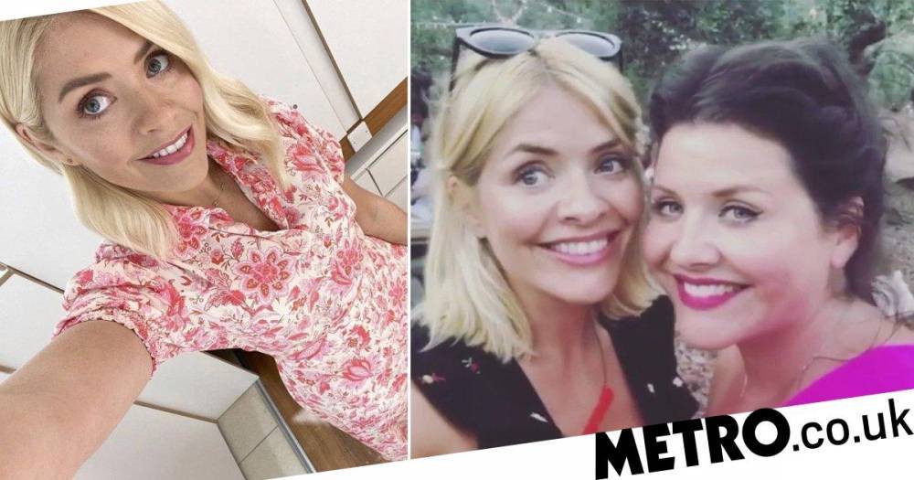 Holly Willoughby - Holly Willoughby celebrates her sister’s birthday from afar with cute throwback photos - metro.co.uk