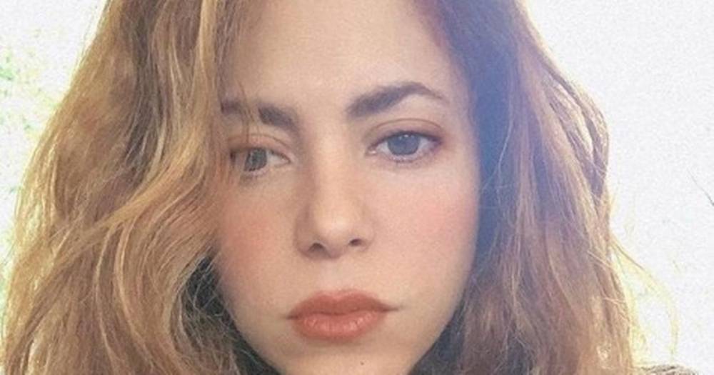 Shakira looks unrecognisable in natural makeup for lockdown home-schooling - mirror.co.uk - Spain - Colombia