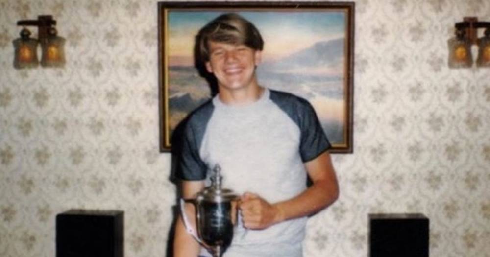Gordon Ramsay - Gordon Ramsay leaves fans swooning over his handsome teenage throwback snap - mirror.co.uk