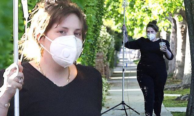 Lena Dunham is carries her IV drip stand on her 34th birthday - dailymail.co.uk - Los Angeles - city Los Angeles - city Hollywood