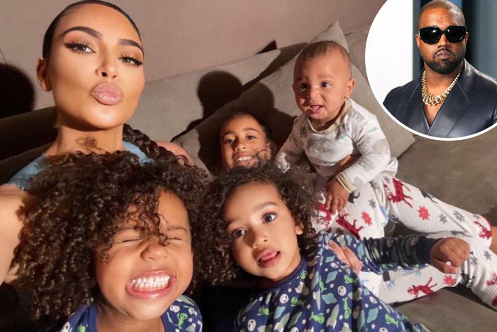 Kim Kardashian - Kanye West - Kim Kardashian takes selfies with four kids but NOT husband Kanye West as she ‘wants space’ from volatile rapper - thesun.co.uk - city Chicago