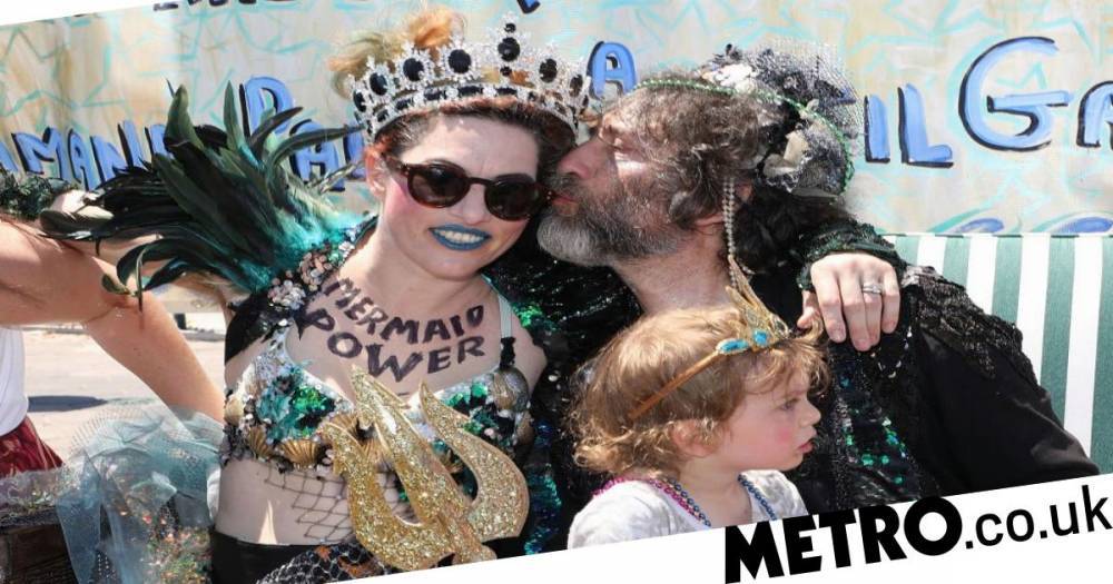 Amanda Palmer - Neil Gaiman denies he and Amanda Palmer are divorcing but admits he ‘hurt her feelings’ - metro.co.uk - Britain - New Zealand