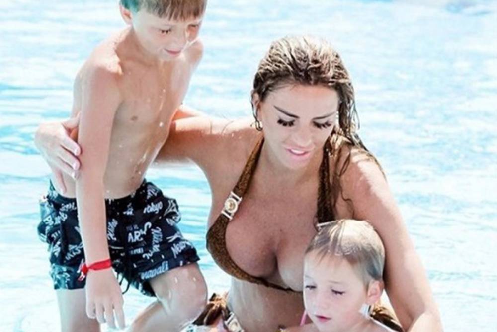 Kieran Hayler - Katie Price - Peter Andre - Katie Price shares bikini throwback snap with her kids as she dreams of taking them away on a summer holiday - thesun.co.uk