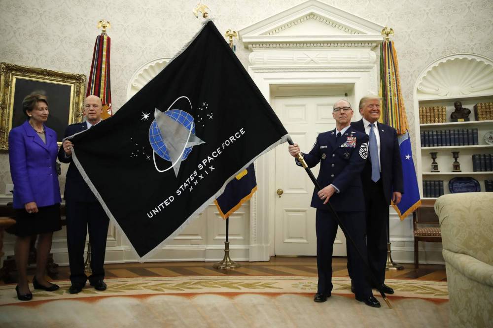 Donald Trump - Space Force unveils flag; Trump touts 'super-duper missile' - clickorlando.com - Usa - Washington