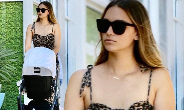 Robin Thicke - April Love Geary - April Love Geary flaunts her figure in a leopard print dress as she pushes daughter in a stroller - dailymail.co.uk - state California - city Malibu