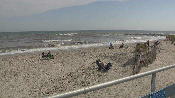 Jennifer Joyce - People head to New Jersey beaches as social distancing guidelines remain in place - fox29.com - state New Jersey - Jersey