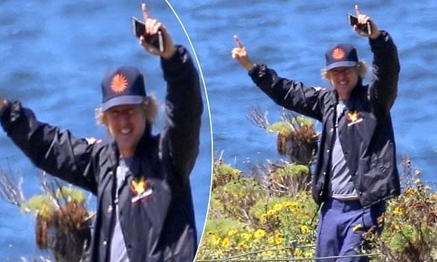 Owen Wilson - Owen Wilson appears in high spirits as he enjoys a solo hike at Point Dume Beach in Malibu - dailymail.co.uk - city Malibu