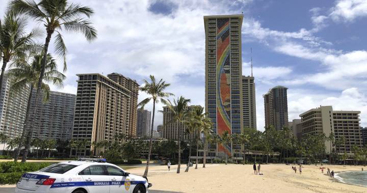 Coronavirus: Hawaii tourist arrested after posting beach photos on Instagram - globalnews.ca - New York - state Hawaii - city Honolulu