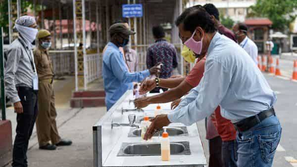 Coronavirus effective drug combination found, claim Bangladeshi doctors - livemint.com - Bangladesh - city Dhaka