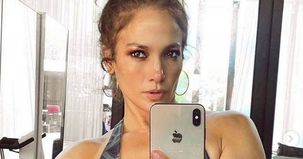 Jennifer Lopez - Jennifer Lopez, 50, flaunts rock-hard abs in teeny sports bra after lockdown workout - dailystar.co.uk