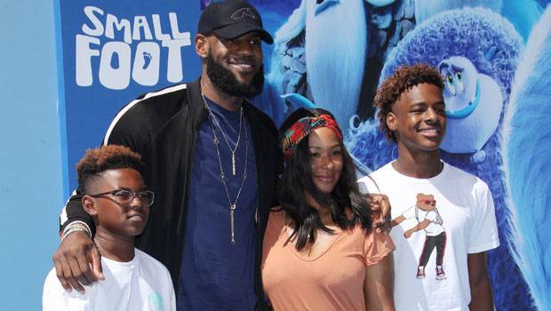 LeBron James Cuddles With Wife Savannah, Daughter Zhuri Sons Bronny Bryce In Beautiful Family Snap - hollywoodlife.com - Los Angeles