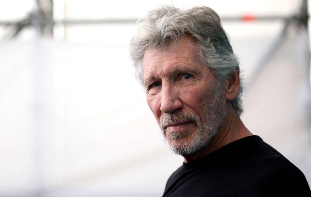 Watch Roger Waters and his band perform ‘Mother’ from isolation - nme.com