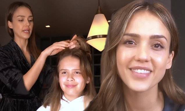 Jessica Alba - Jessica Alba performs 'DIY haircuts' on daughters Honor, 11, and Haven, 8, in YouTube video - dailymail.co.uk - Los Angeles