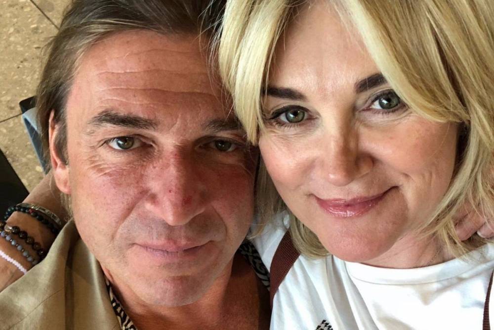 Mark Armstrong - Anthea Turner reveals she and fiance Mark Armstrong have been forced to postpone their wedding due to coronavirus - thesun.co.uk - Italy - city Milan
