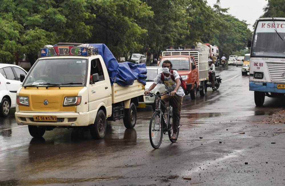 Some traffic returns to roads as India eases virus lockdown - clickorlando.com - city New Delhi - India