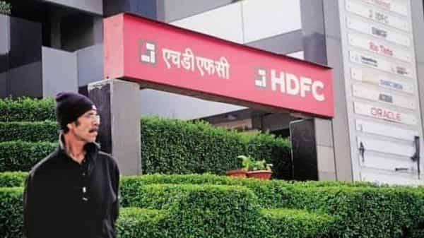 RBI directs HDFC to reduce stake in HDFC Ergo, HDFC Life to 50% or below - livemint.com - city New Delhi - India