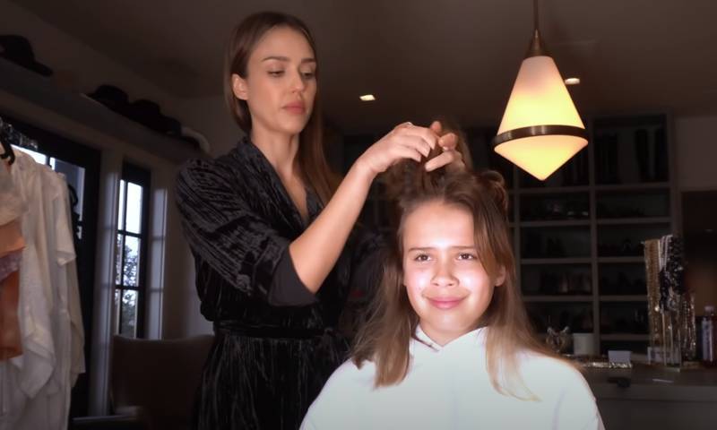 Jessica Alba - Naomi Campbell - Jessica Alba attempts to cut daughter’s hair, Prince William has a new show and more news - us.hola.com - county Prince William