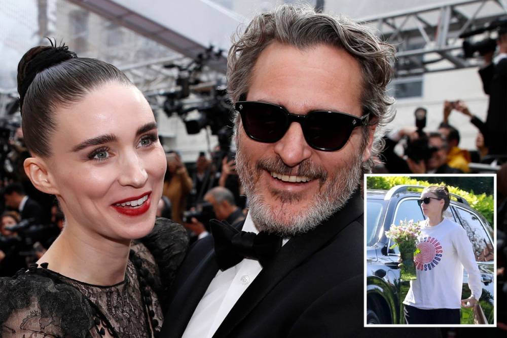 Page VI (Vi) - Mary Magdalene - Joaquin Phoenix’s fiancee Rooney Mara ‘pregnant with their first child’ - thesun.co.uk - Los Angeles