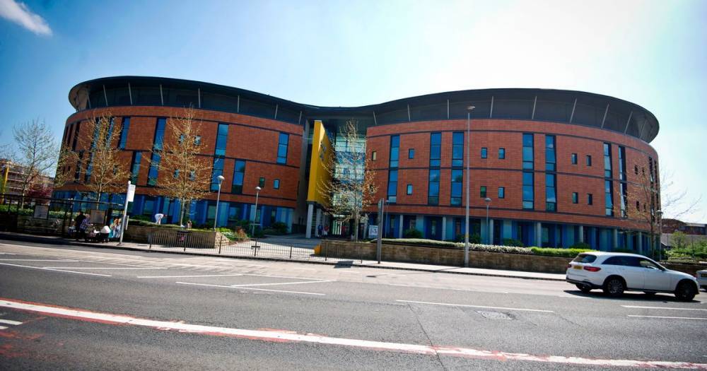 Salford Royal Hospital reports no new Covid-19 deaths for the fifth time in the last week - manchestereveningnews.co.uk - city Manchester
