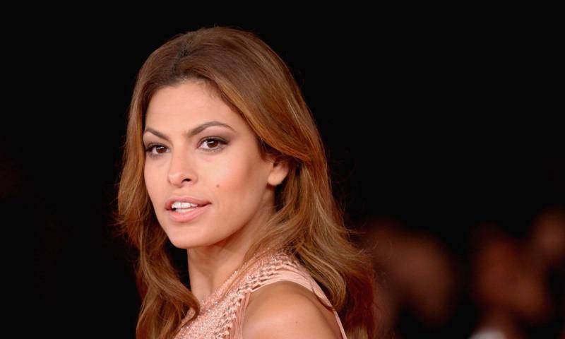 Eva Mendes - Eva Mendes’ most colorful makeover yet thanks to her daughters - us.hola.com