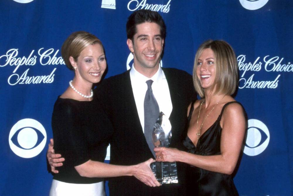 Lisa Kudrow - Phoebe Buffay - Lisa Kudrow: ‘Friends wouldn’t have an all-white cast if it was made today’ - hollywood.com