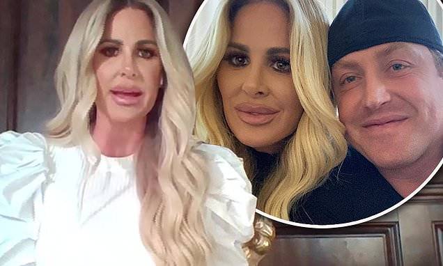 Andy Cohen - Kim Zolciak - Kim Zolciak dishes on her sex life with Kroy in quarantine and reveals ex NFL player colors her hair - dailymail.co.uk - state Arizona