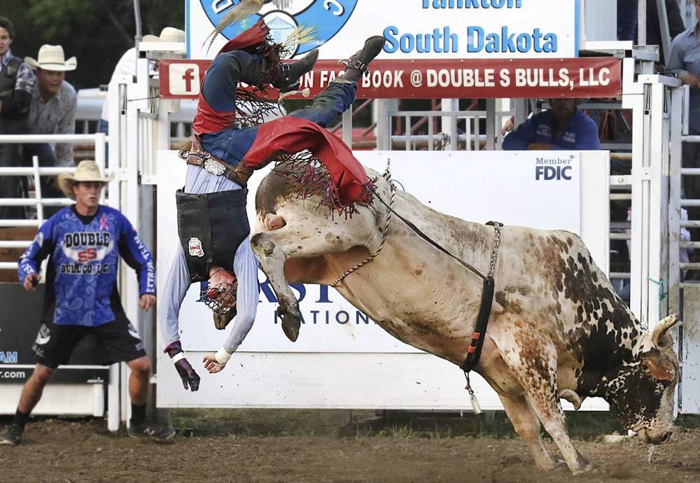 Bull riding may be 1st US professional sport to welcome fans - clickorlando.com - Usa - Germany - county Falls - state South Dakota - county Sioux