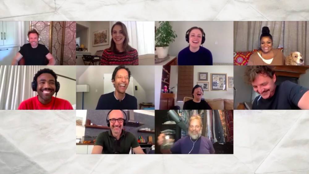 Pedro Pascal - Danny Pudi - Ken Jeong - Gillian Jacobs - Joel Machale - Alison Brie - Donald Glover - Dan Harmon - Jim Rash - Walton Goggins - Pedro Pascal Can't Stop Cracking Up During 'Community' Reunion Virtual Table Read - etonline.com - Reunion