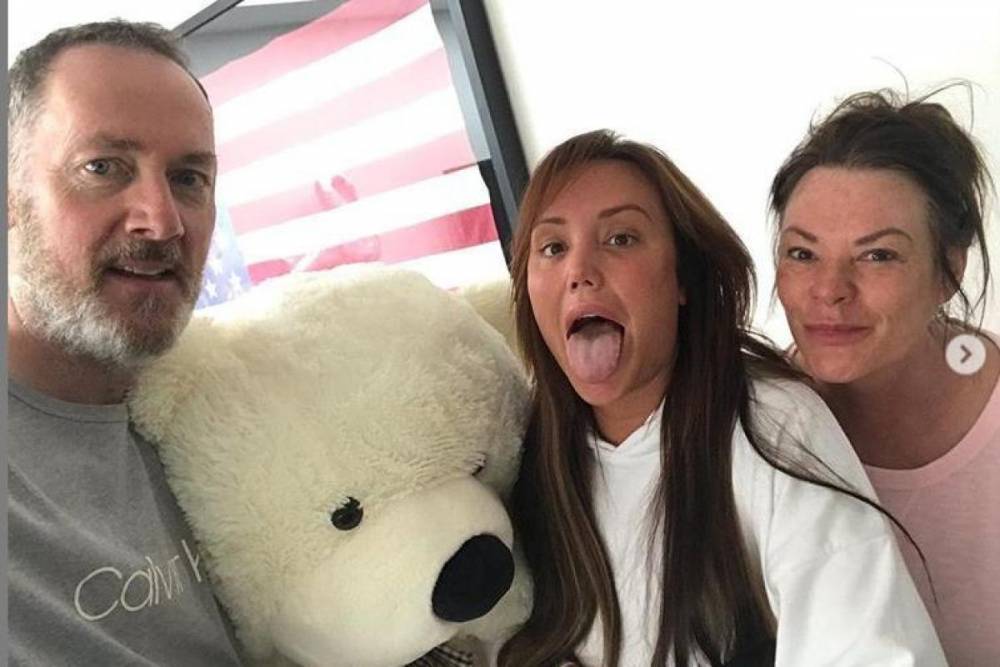 Liam Beaumont - Charlotte Crosby breaks lockdown rules AGAIN as she travels back from boyfriend’s to her mum and dad’s - thesun.co.uk - Britain - Charlotte, county Crosby - city Charlotte, county Crosby - county Crosby