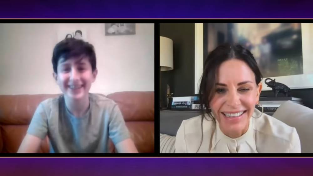 Monica Geller - Courteney Cox Surprises A 13-Year-Old Superfan After He Goes Viral With His ‘Friends’-Themed Virtual Bar Mitzvah - etcanada.com