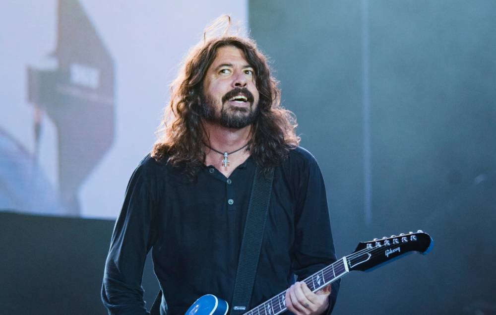 Dave Grohl - Dave Grohl confirms plans to write memoirs: “Rock musicians are great storytellers” - nme.com