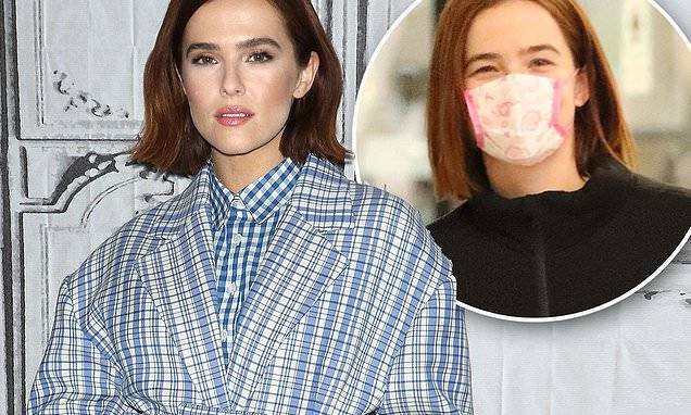 Zoey Deutch - Zoey Deutch reveals she tested positive for COVID-19 for one month - dailymail.co.uk