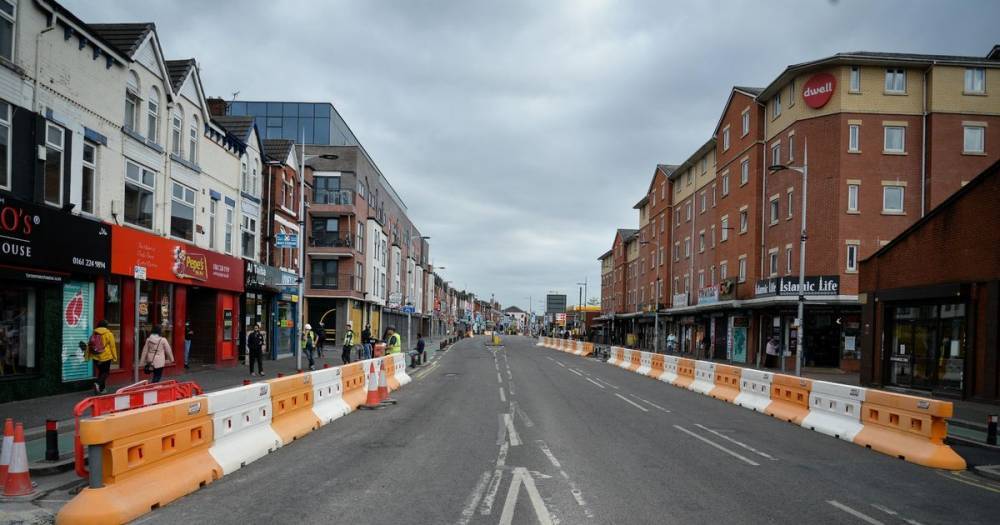 The social distancing work taking place on Rusholme's Curry Mile as major route is shut off - manchestereveningnews.co.uk - city Manchester