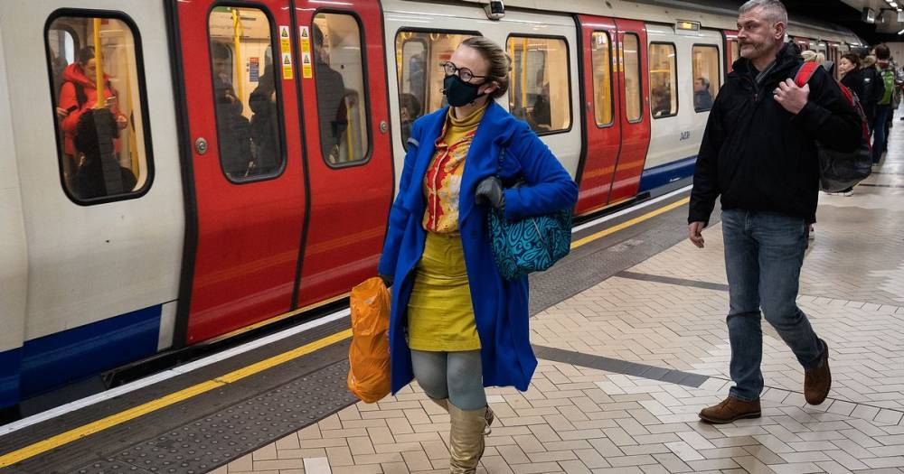 Commuters could have to take fever tests before boarding trains when lockdown eases - mirror.co.uk - Britain