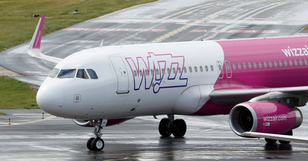 Wizz Air resumes overseas flights from Luton as passengers 'sit 2m apart' - mirror.co.uk - Britain - Portugal - Hungary - Bulgaria - Romania