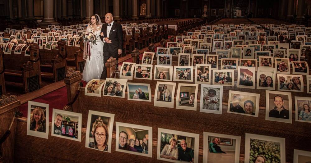 Bride walks aisle of empty church with photos on pews instead of wedding guests - mirror.co.uk - Usa - state California - San Francisco, state California - city San Francisco