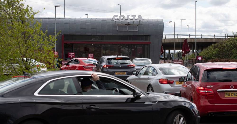 Chaos at Glasgow Costa as hundreds of coffee fans queue for hours at Braehead drive-thru store - dailyrecord.co.uk - Britain - Scotland