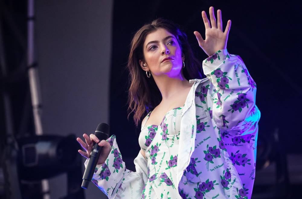 Lorde Updates Fans on 'F---ing Good' Music in the Works With Jack Antonoff - billboard.com - New Zealand