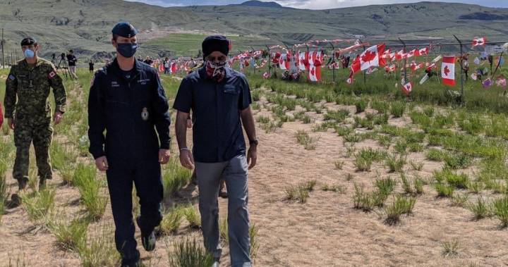 Harjit Sajjan - Jennifer Casey - Canada’s defence minister visits growing memorial to fatal Snowbird crash in Kamloops, B.C. - globalnews.ca - Canada - county Canadian