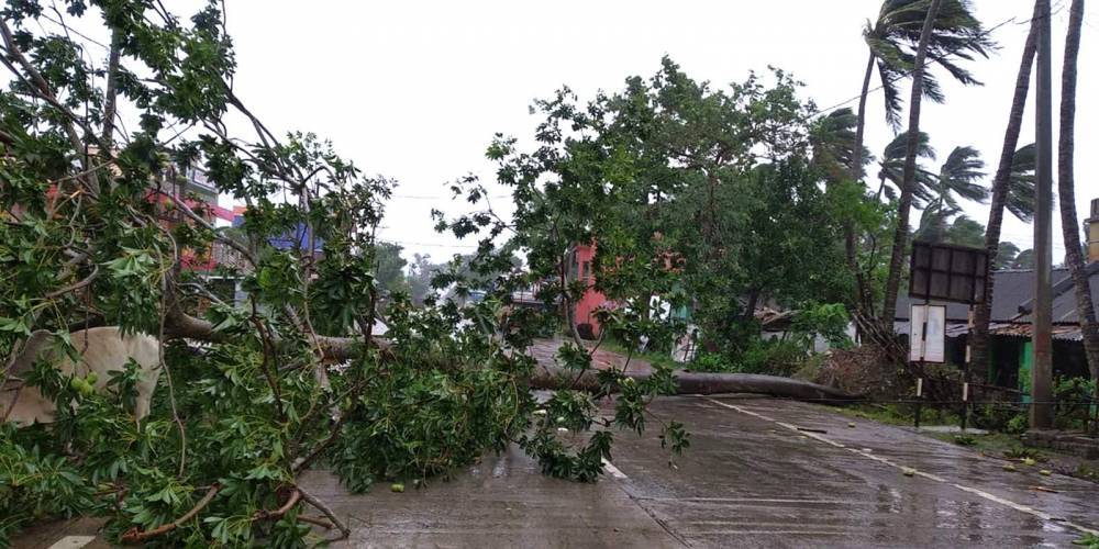 Cyclone dumps rain on India, Bangladesh, 2M head to shelters - clickorlando.com - city New Delhi - India - Bangladesh - city Kolkata