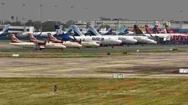 Airlines caught unawares as govt allows local flights to resume - livemint.com - India