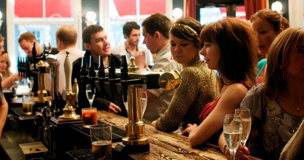 Pub landlords warn two metre rule must be scrapped - or 37,000 will stay shut - mirror.co.uk - Spain - Britain