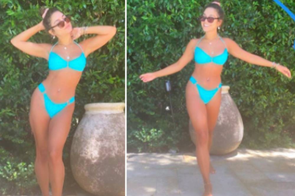 Vanessa Hudgens - Vanessa Hudgens shows off incredible beach body in teeny bright blue bikini - thesun.co.uk - Los Angeles