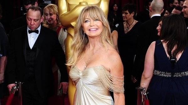 Goldie Hawn - Goldie Hawn: I cry three times a day because of the pandemic - breakingnews.ie - Britain