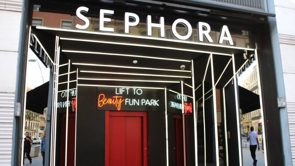 Sephora Will Reopen 70 Stores in 13 States This Week - glamour.com - state Tennessee - state Arizona - state Texas - state South Carolina - state Arkansas - state Alaska - state Indiana - Georgia - state Utah - state Kansas - state Colorado - state Alabama - state South Dakota