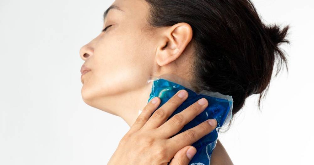New coronavirus symptom to look for as doctors warn neck pain may be linked to COVID-19 - mirror.co.uk - Italy