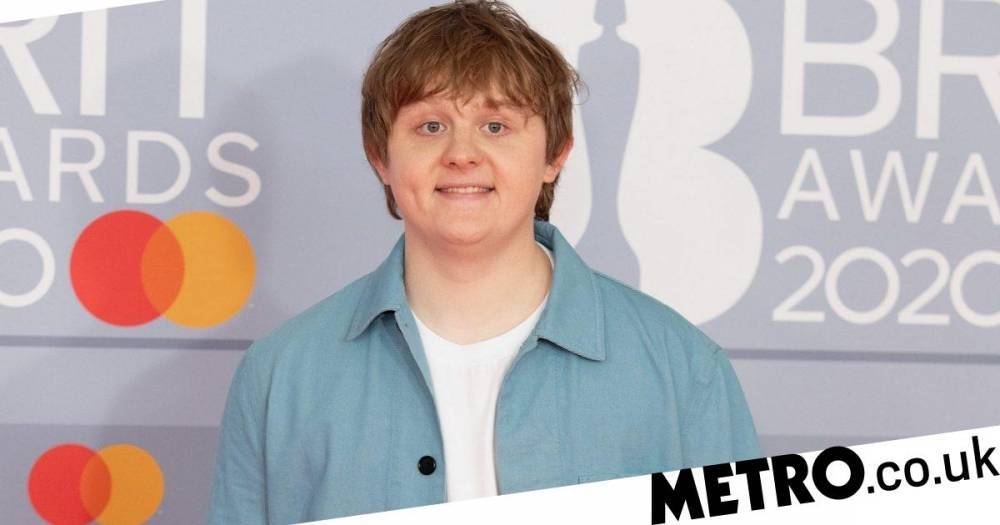 Lewis Capaldi - Gordon Ramsay - Tom Daley - Lewis Capaldi raises £40k for charity in just one hour and we stan so hard - metro.co.uk - Britain - county Cross
