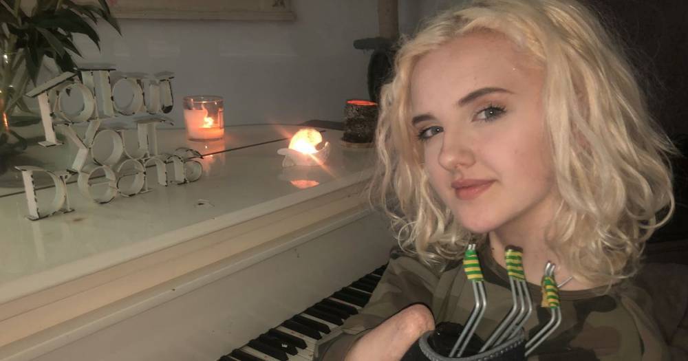 Teenage girl who lost both her hands to meningitis is learning to play the piano - mirror.co.uk - county Durham