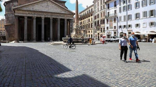 Italy raises record $25 bn from sale of retail bonds - livemint.com - India - Italy - city Rome