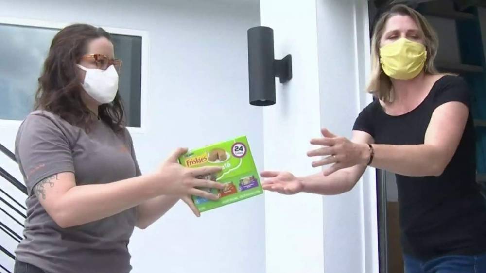 Neighbors form network of selflessness - clickorlando.com